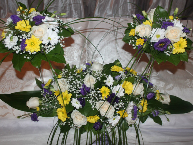 Комплект украшений из живых цветов на свадьбу — Иван-да-марья